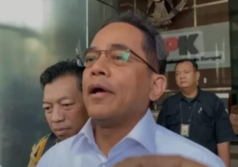 Sekjen DPR RI Tersangka Korupsi