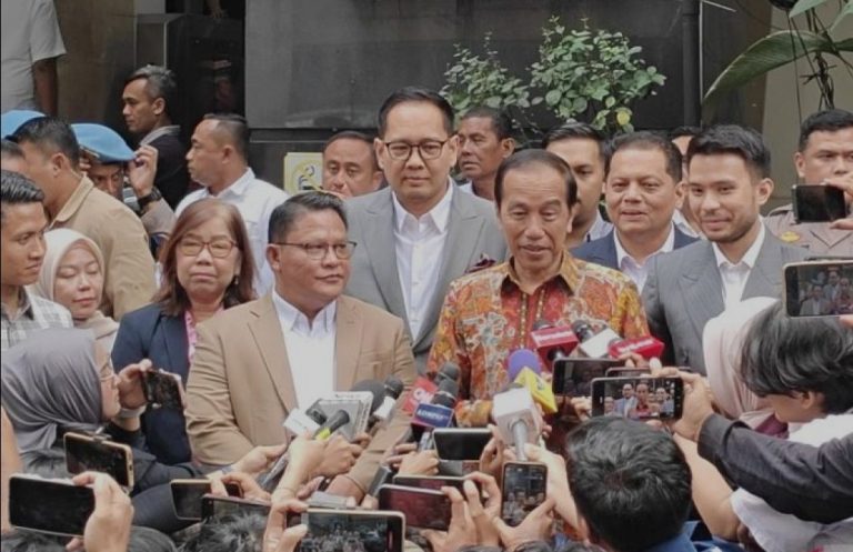 Jokowi Laporkan Tuduhan Ijazah Palsu ke Polda Metro Jaya