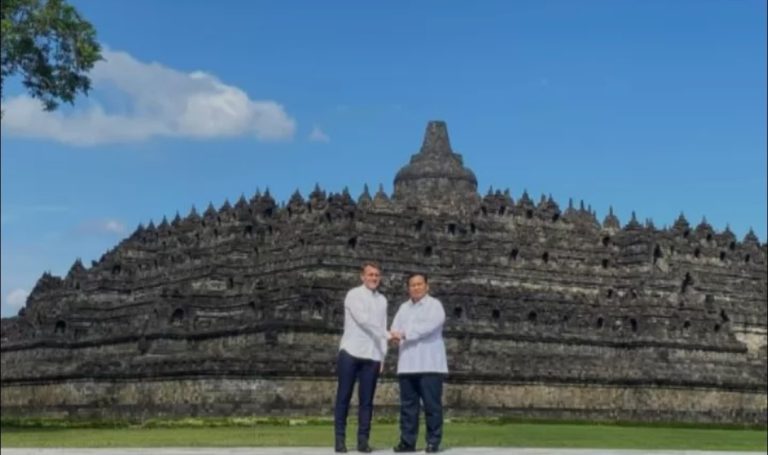 Cerita Kekaguman Macron Melihat Candi Borobudur
