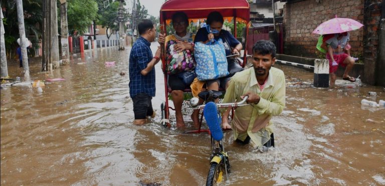 Banjir dan Longsor di Timur Laut India, 44 Orang Tewas
