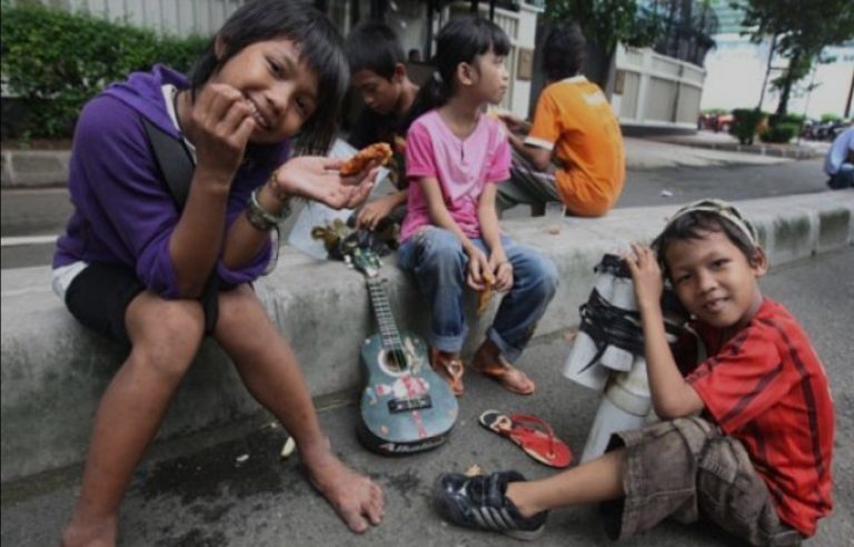Sekolah Rakyat Diprioritaskan bagi Anak Gelandangan dan Jalanan