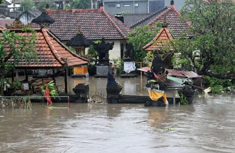 Banjir Parah di Jembrana dan Denpasar, Dua Orang Tewas dan Warga Terdampak Dievakuasi