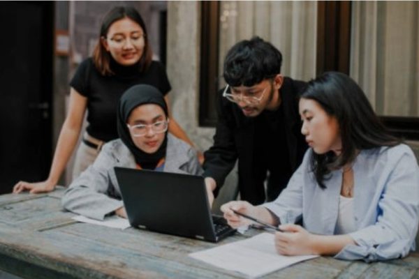 Kemnaker Akui Gen Z Kekurangan Soft Skill di Dunia Kerja