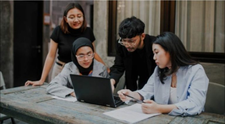 Kemnaker Akui Gen Z Kekurangan Soft Skill di Dunia Kerja